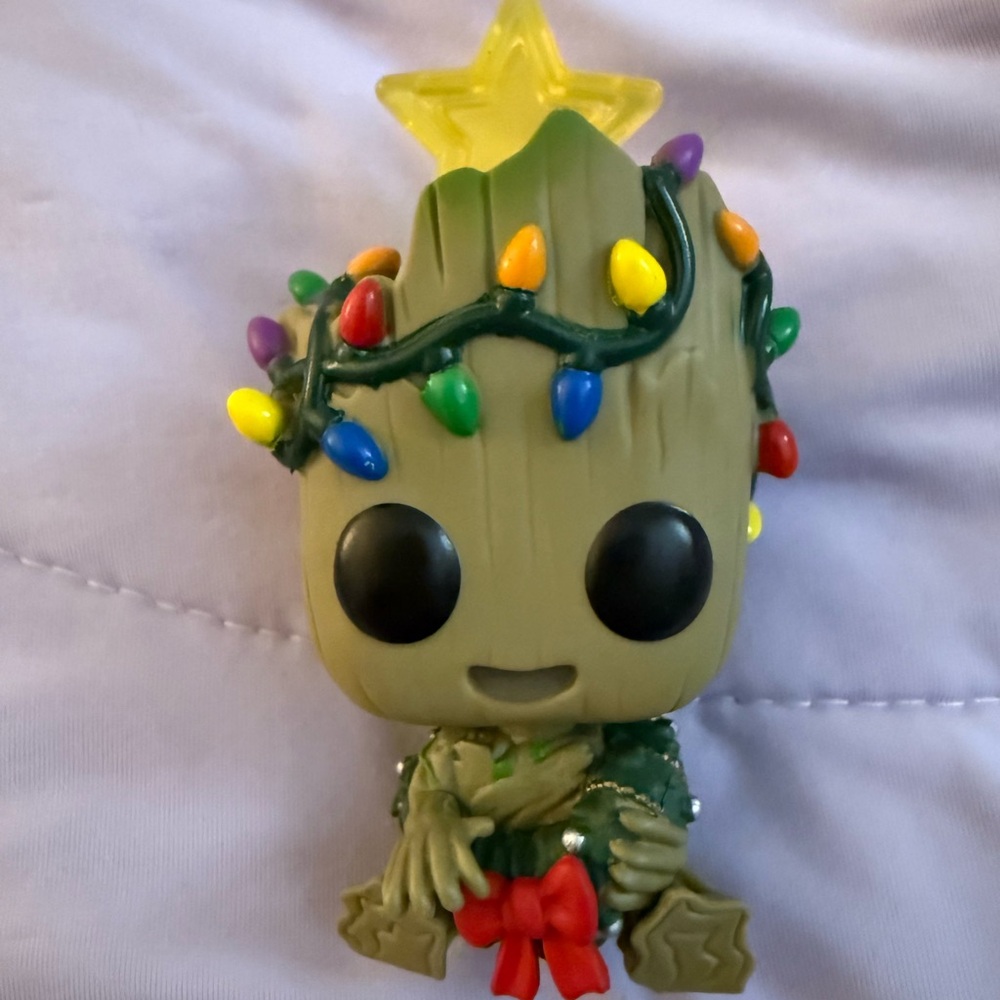 Guardians of the Galaxy Groot Funko Pop w/ Multicolor Lights & Translucent Star